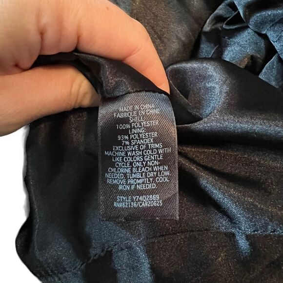 Guess Leonard print cropped blazer. Size medium - Picture 6 of 10